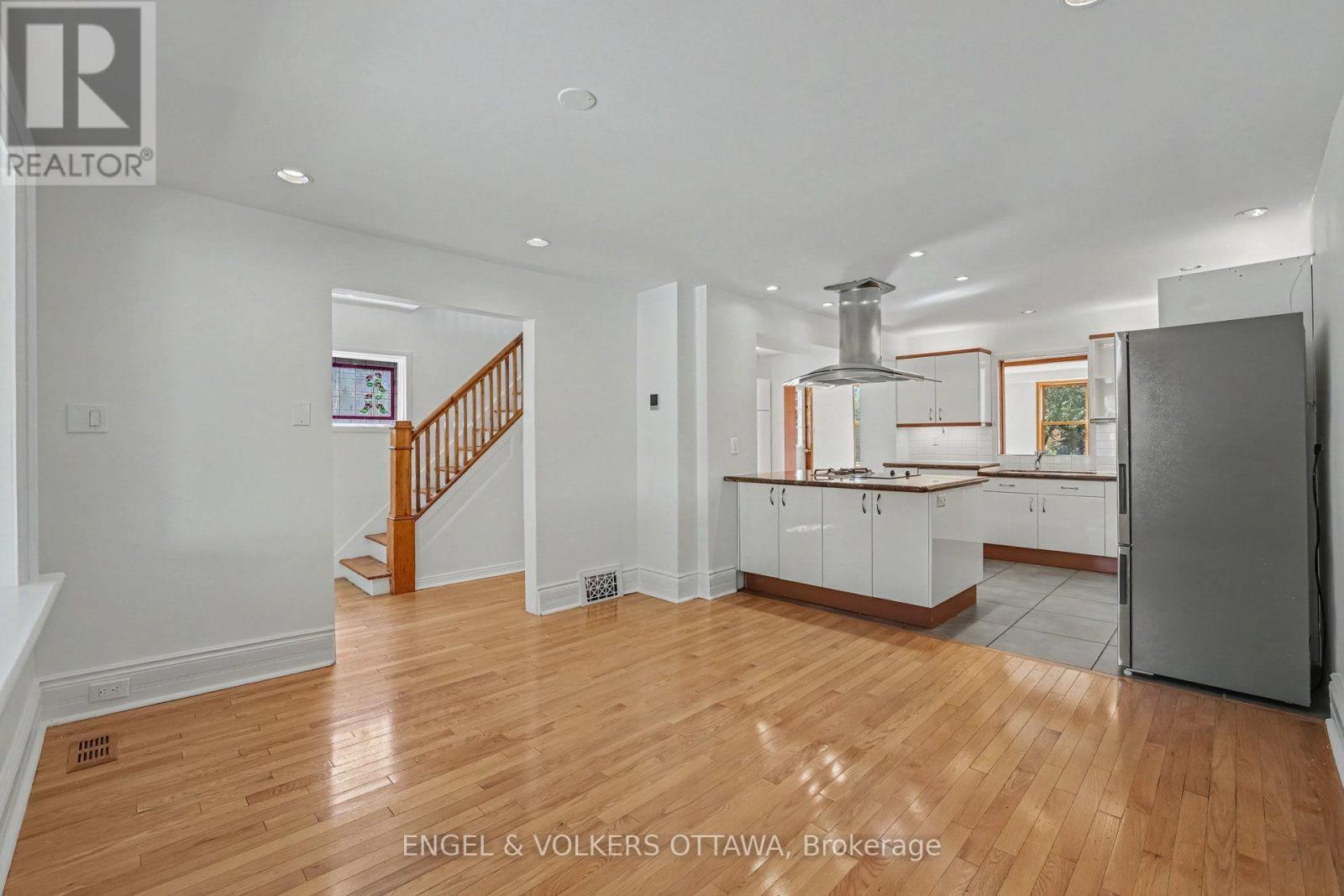 38 Rockcliffe Way, Ottawa, ON