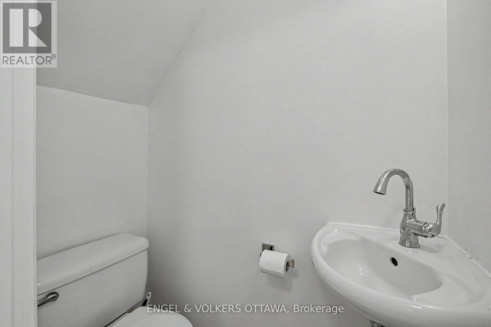 38 Rockcliffe Way, Ottawa, ON