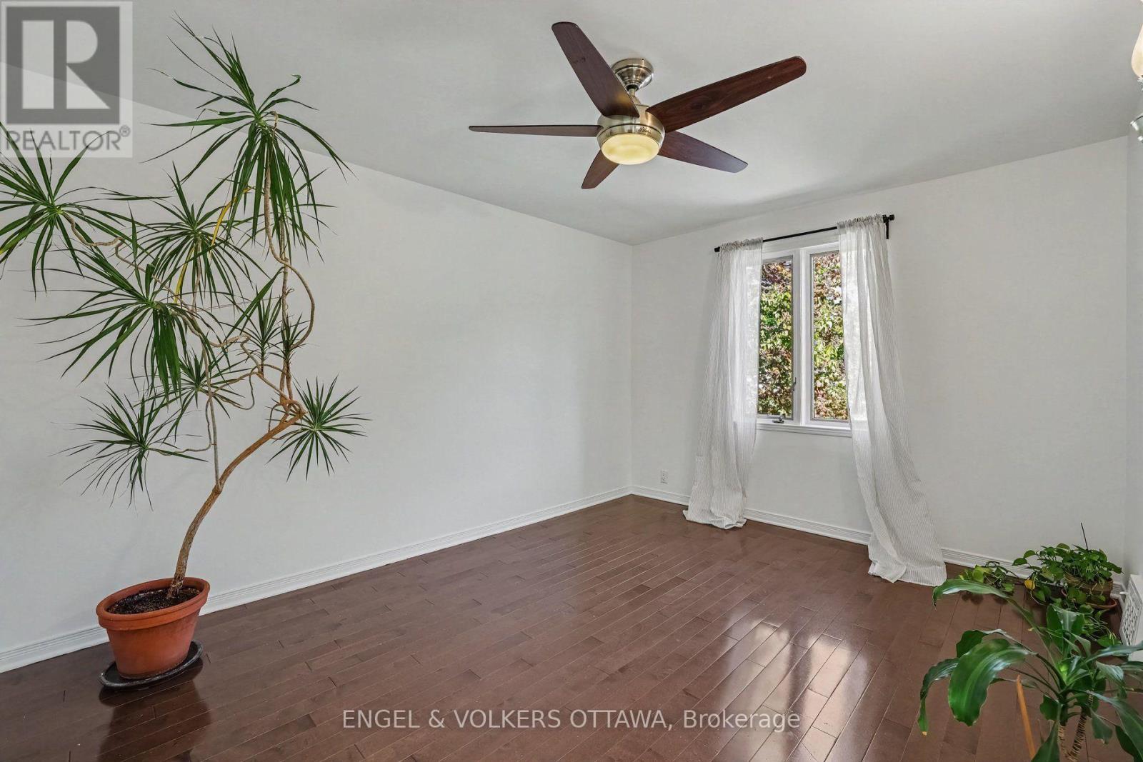 38 Rockcliffe Way, Ottawa, ON