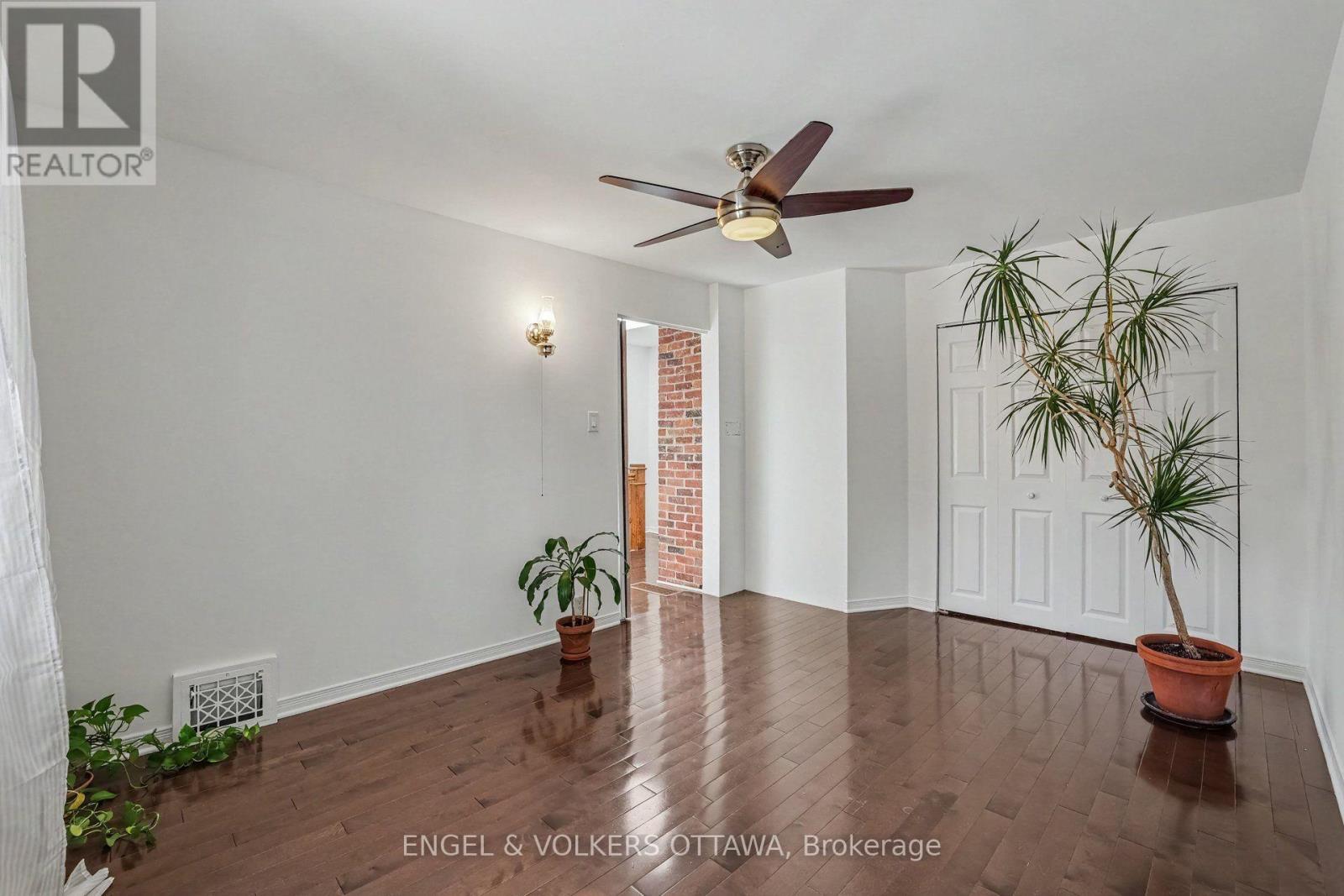 38 Rockcliffe Way, Ottawa, ON