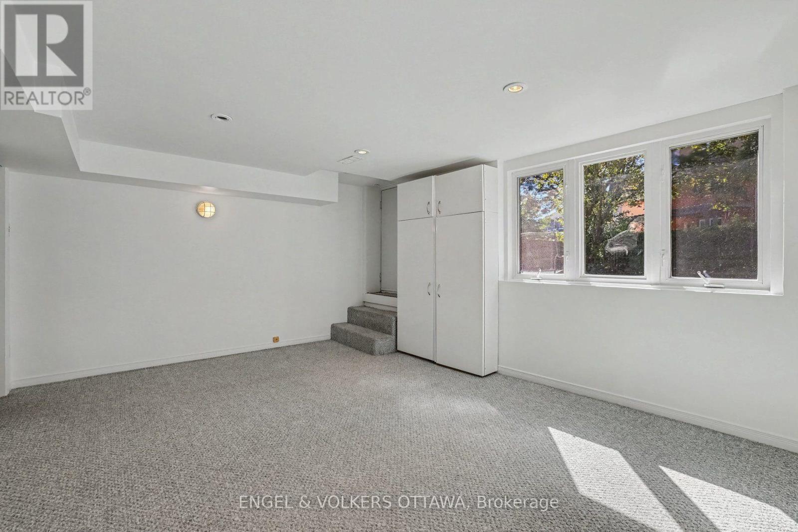 38 Rockcliffe Way, Ottawa, ON