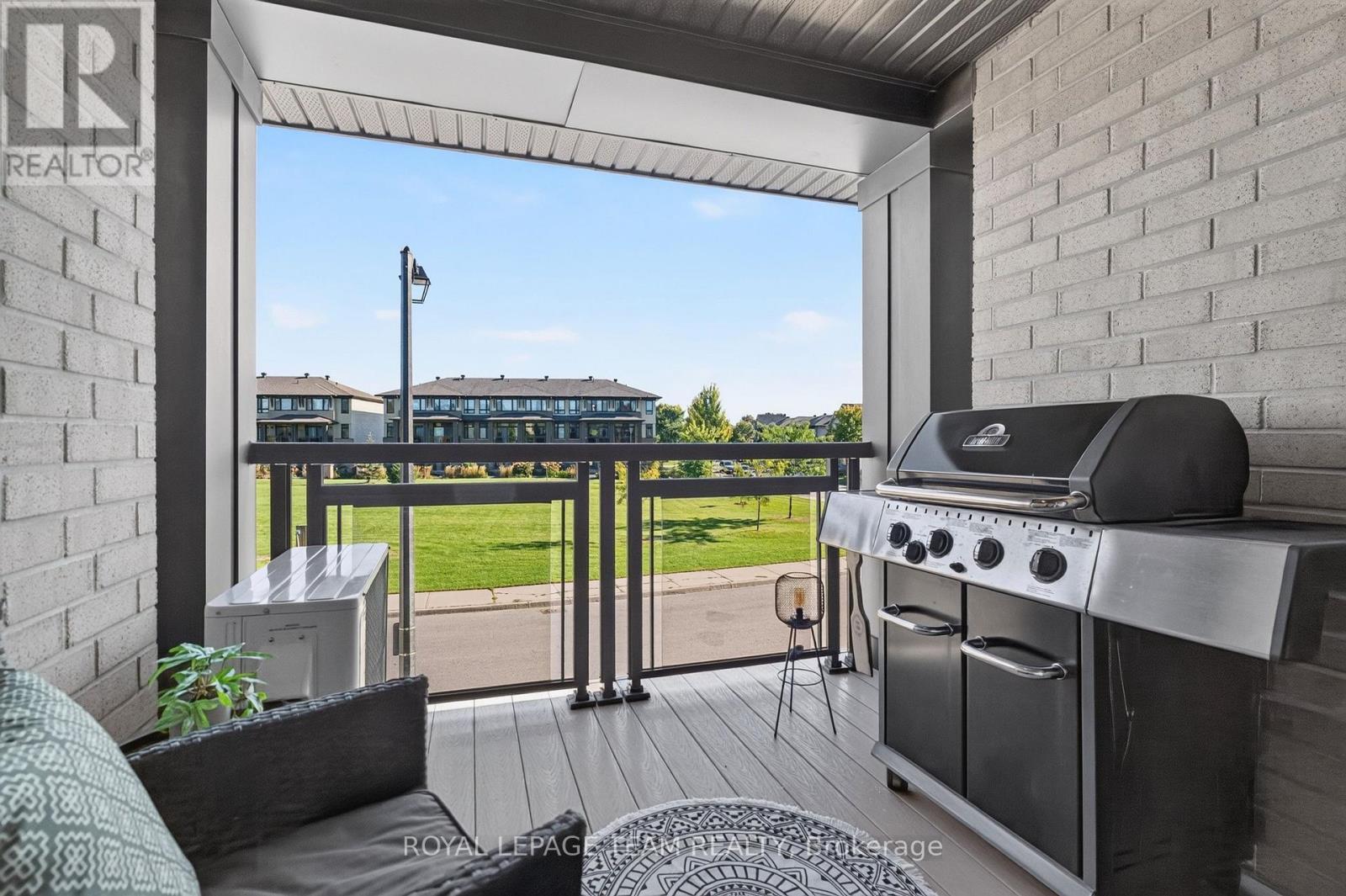 BBQ, relax, unwind, repeat & take in the view! - 246 Leather Leaf Terrace, Ottawa, ON