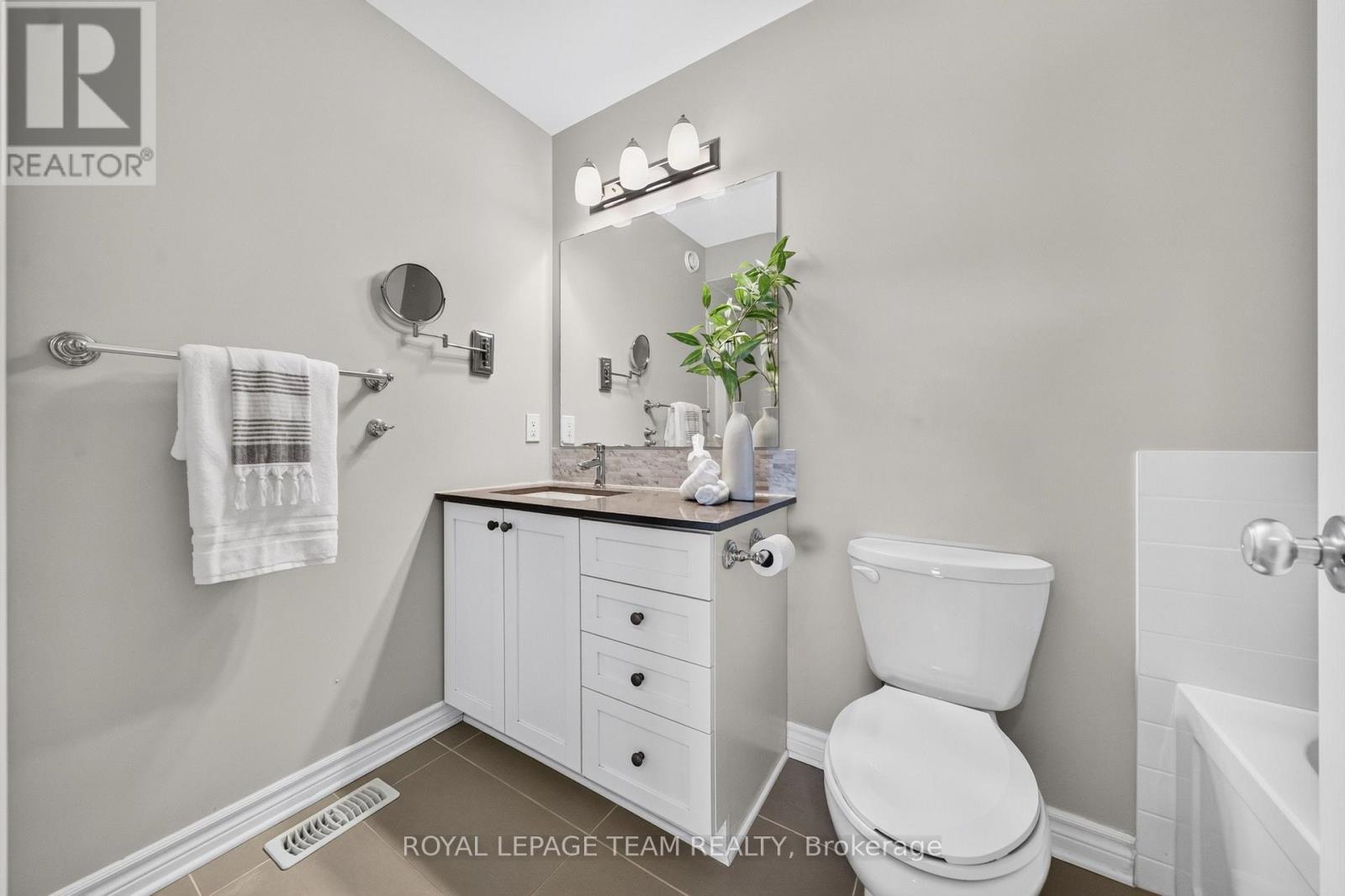 Ensuite bath 4 pc - 246 Leather Leaf Terrace, Ottawa, ON