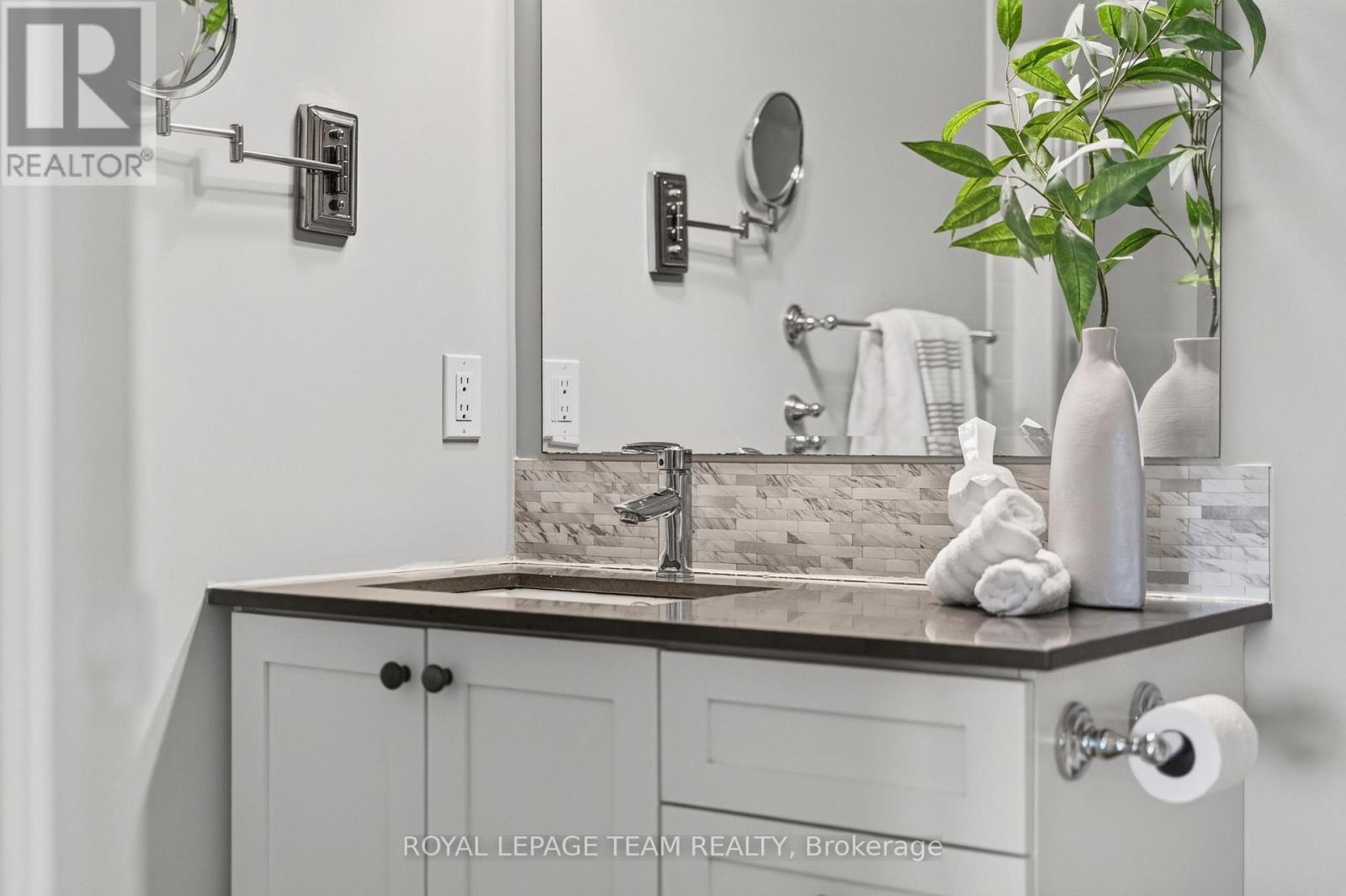 Granite vanity - 246 Leather Leaf Terrace, Ottawa, ON