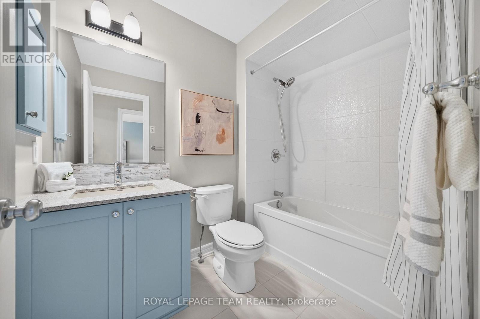 Full Bath on 2nd level - 246 Leather Leaf Terrace, Ottawa, ON