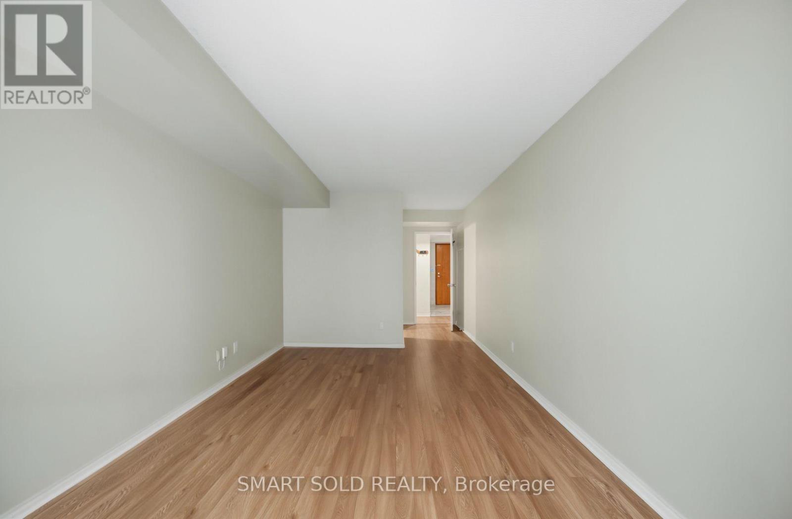 205 - 28 Hollywood Avenue, Toronto, ON