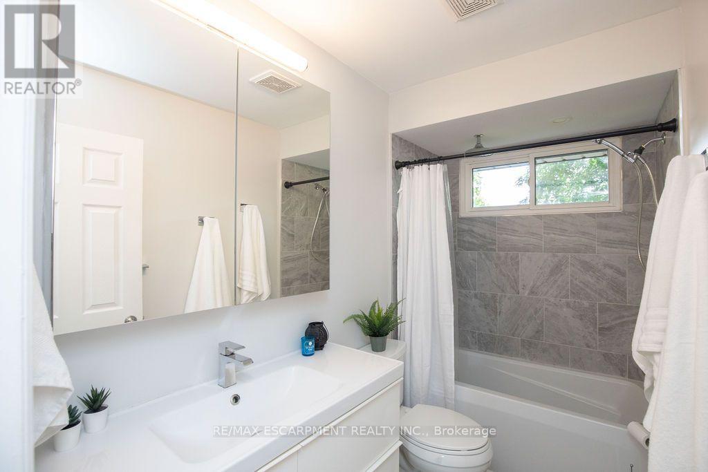 57 Valery Court, Hamilton, ON