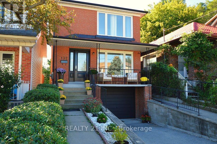132 Harding Boulevard, Toronto, ON
