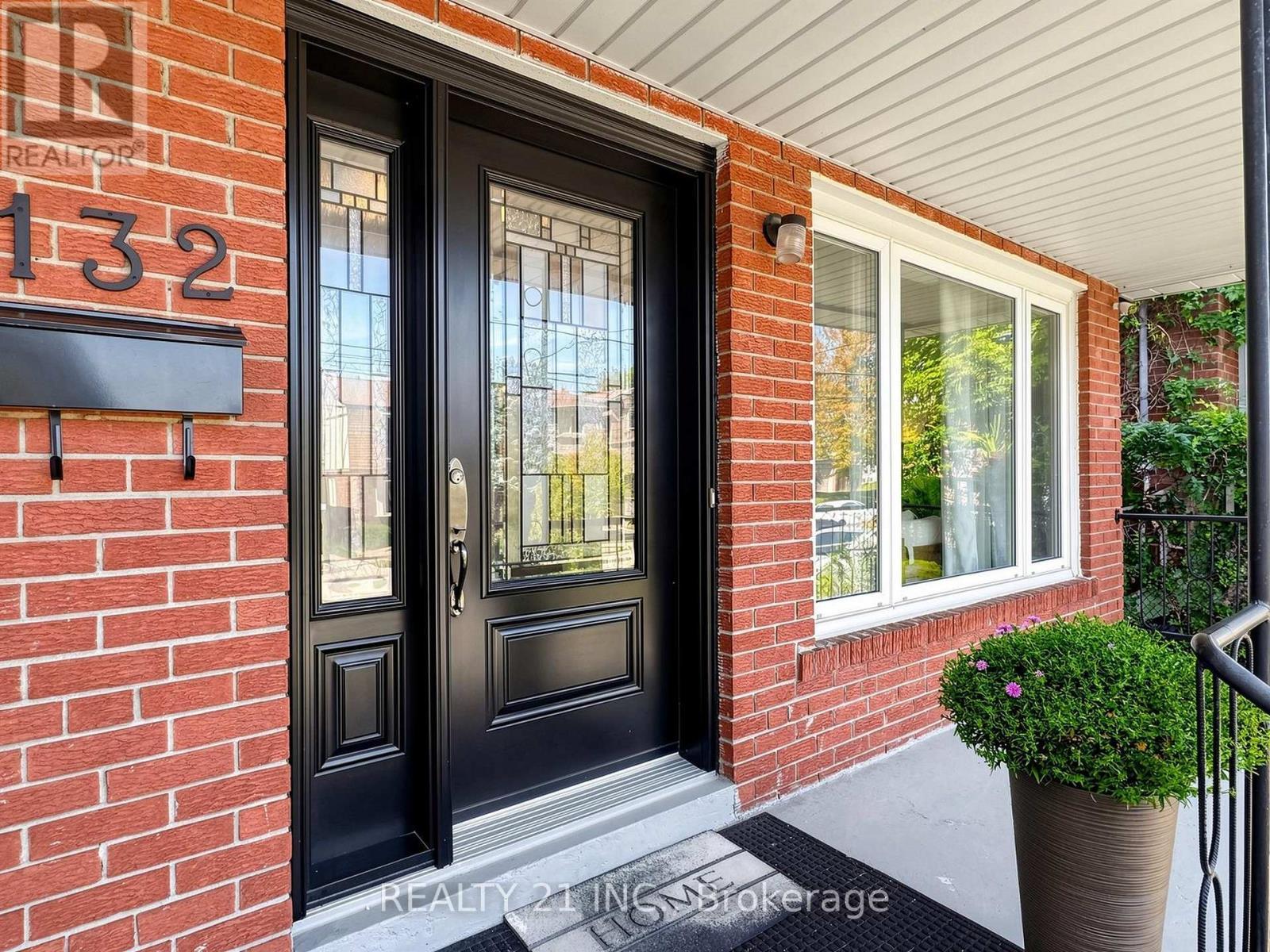 132 Harding Boulevard, Toronto, ON
