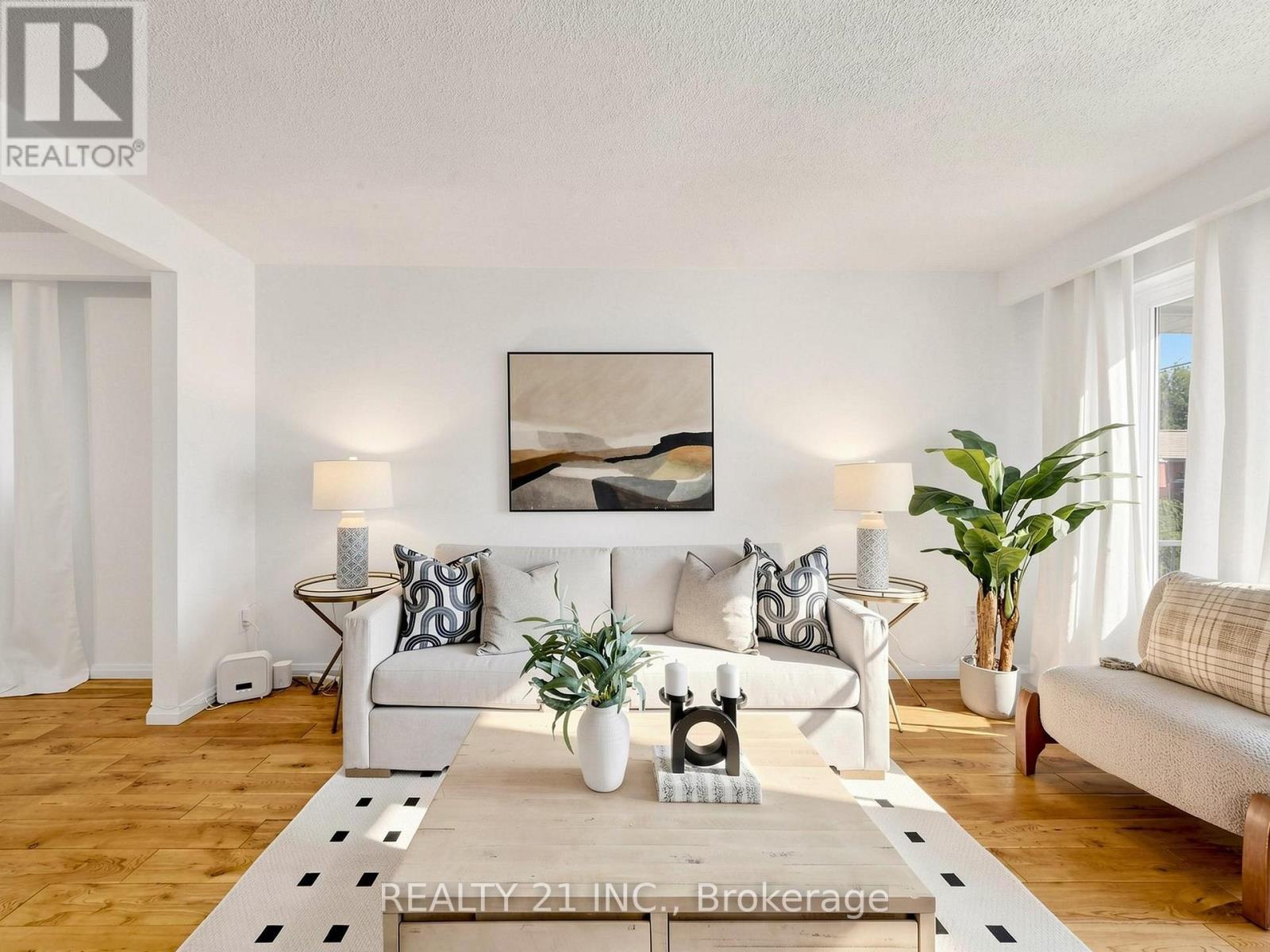 132 Harding Boulevard, Toronto, ON