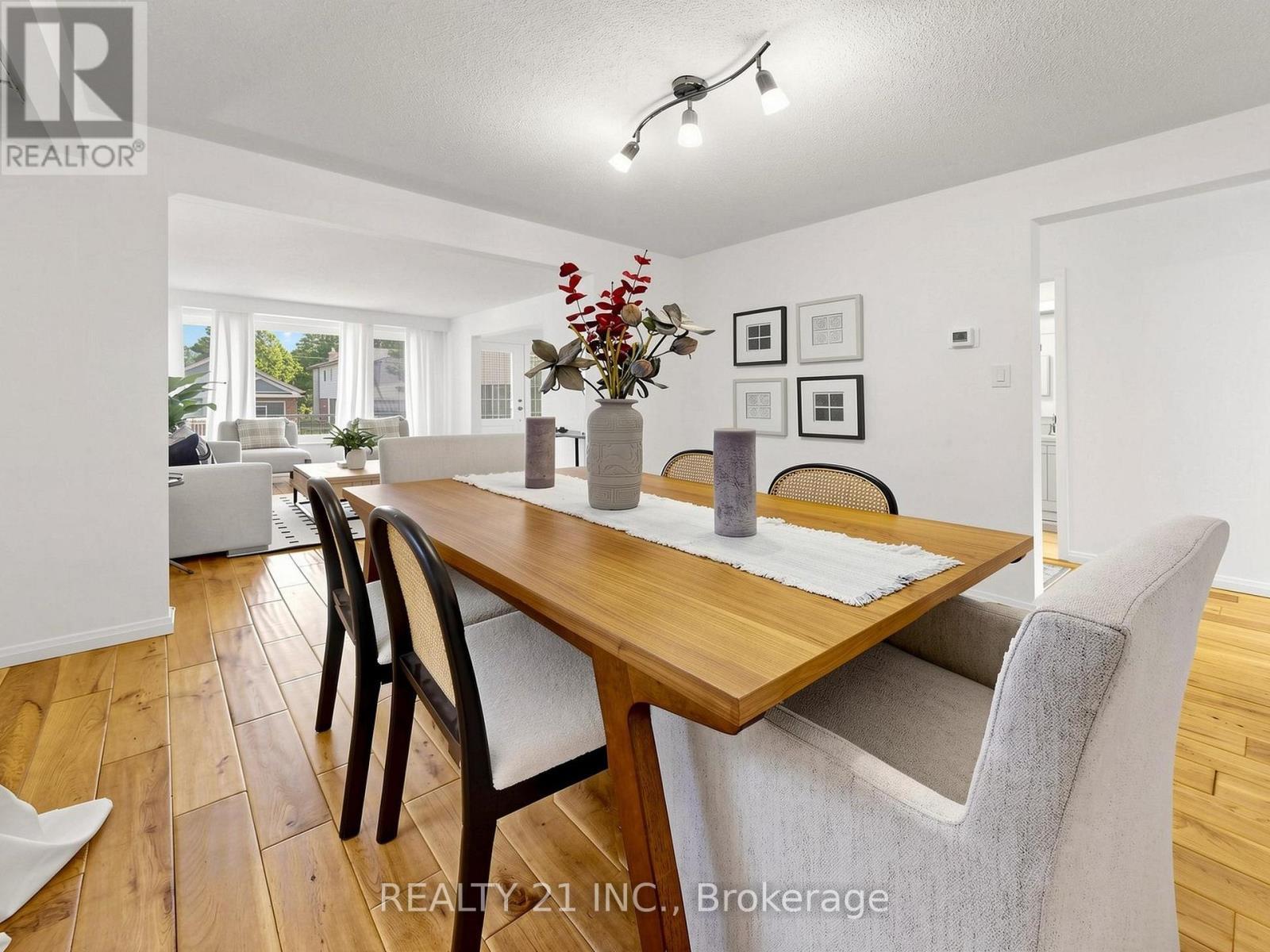 132 Harding Boulevard, Toronto, ON