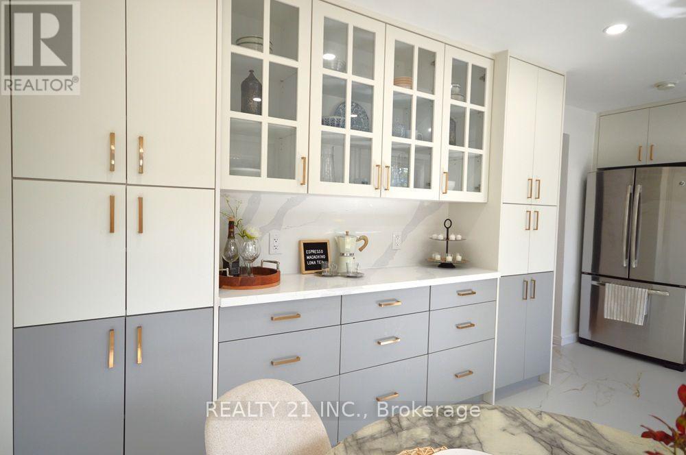 132 Harding Boulevard, Toronto, ON