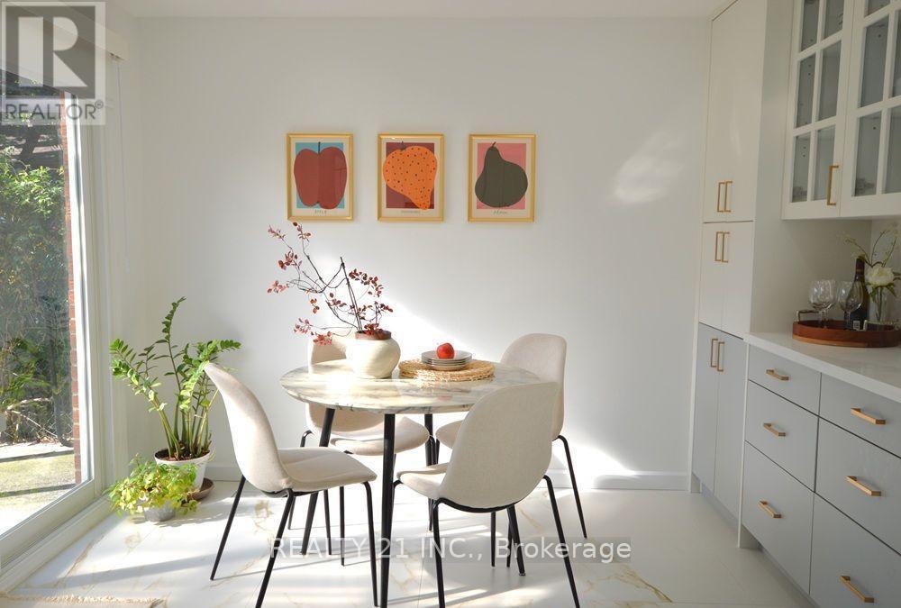 132 Harding Boulevard, Toronto, ON