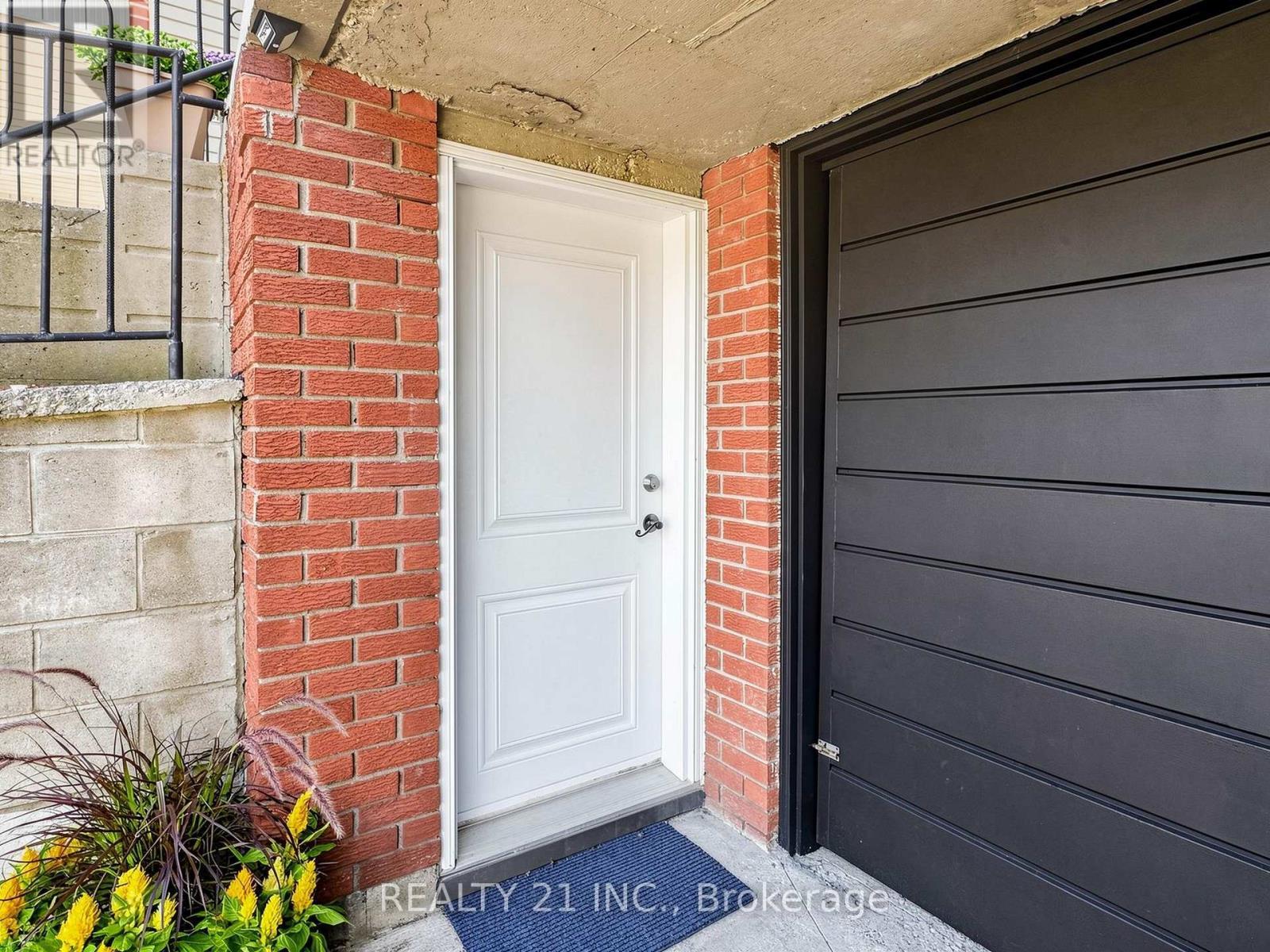 132 Harding Boulevard, Toronto, ON