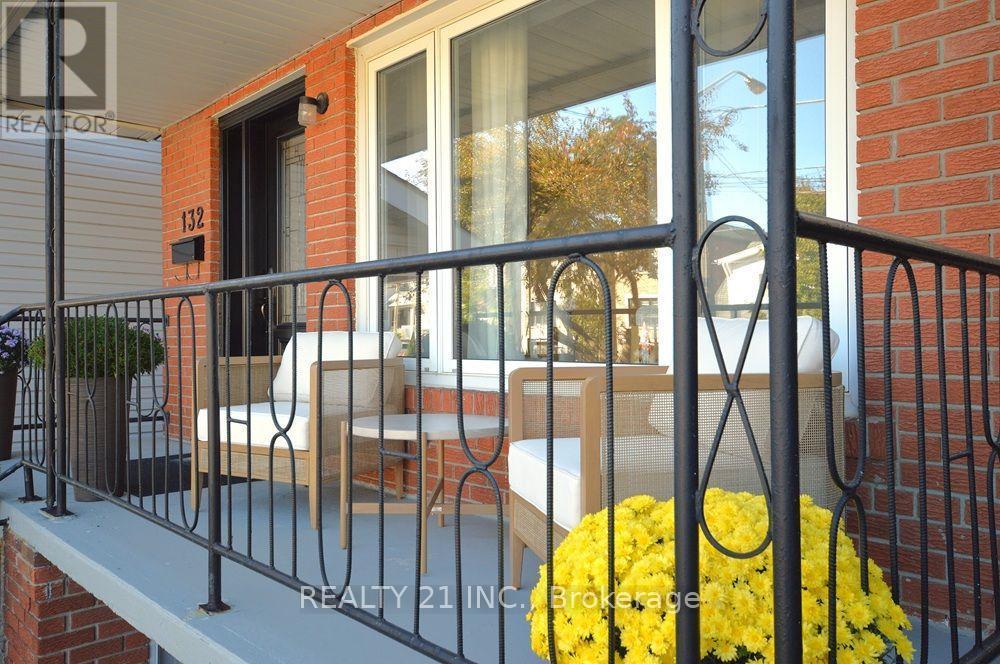 132 Harding Boulevard, Toronto, ON