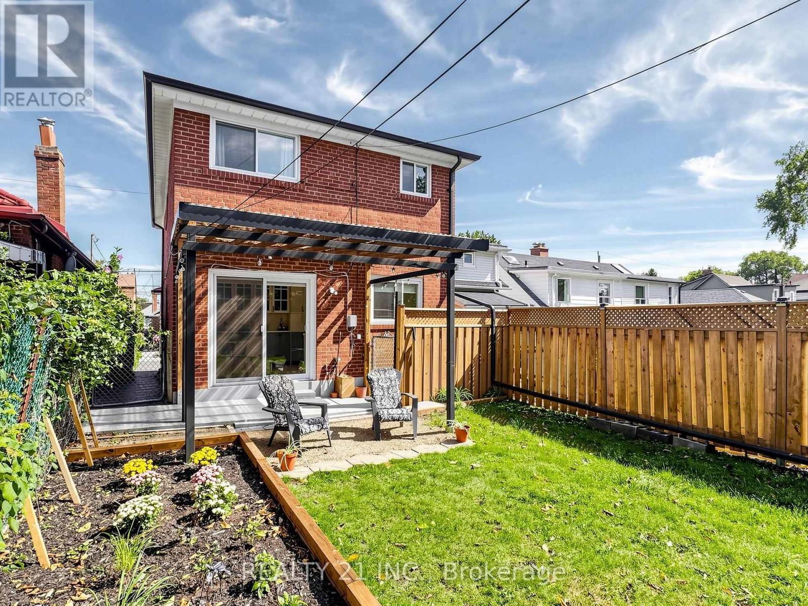 132 Harding Boulevard, Toronto, ON