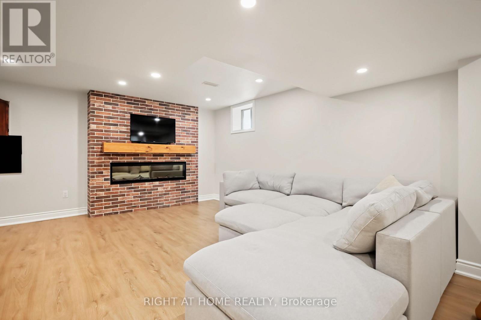 335 Busato Drive, Whitchurch-Stouffville, ON