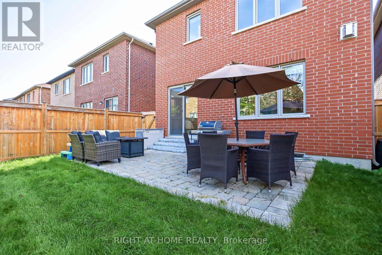 335 Busato Drive, Whitchurch-Stouffville, ON