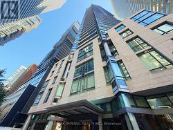 4011 - 45 CHARLES STREET E Toronto, ON M4Y 0B8