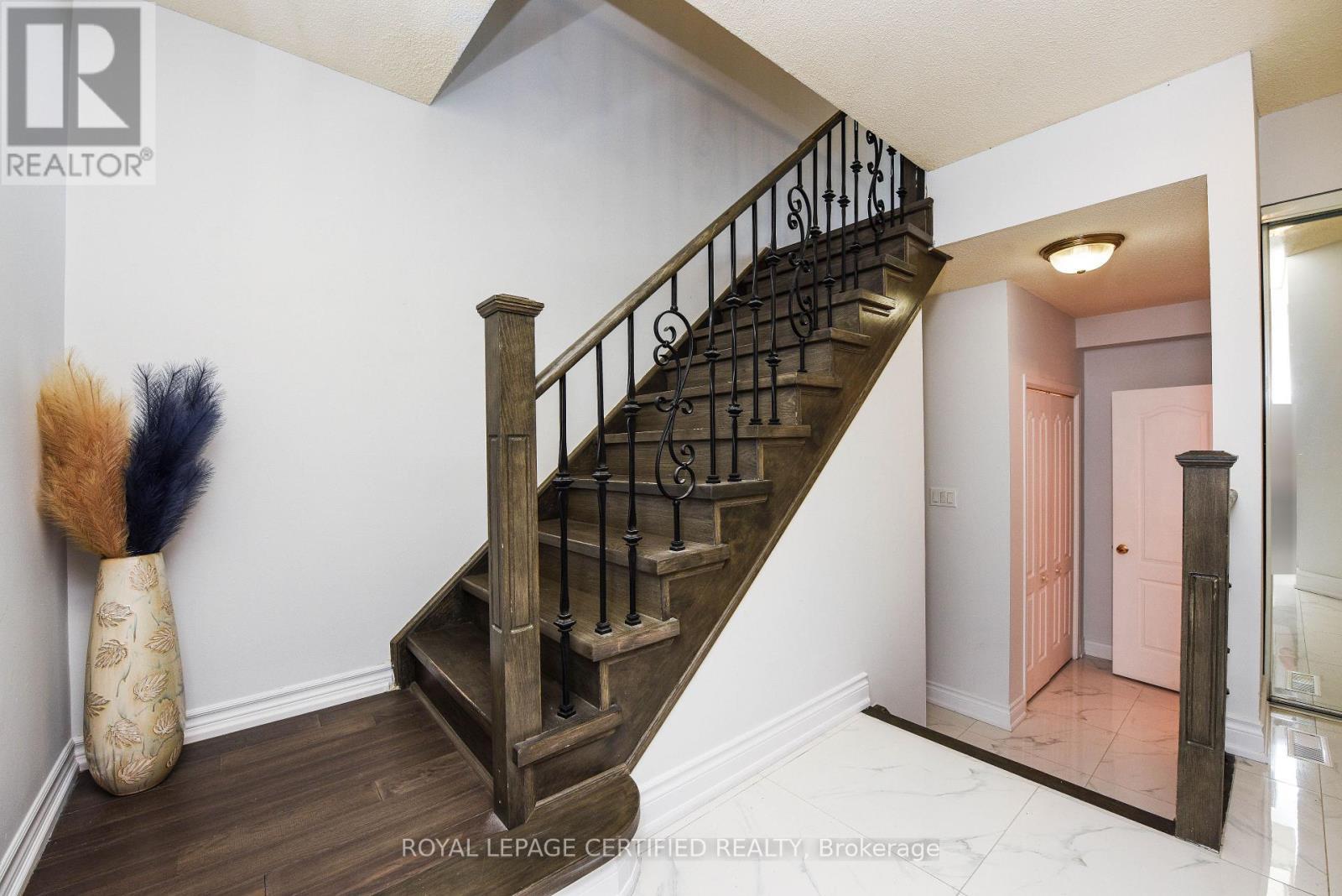 6037 Clover Ridge Crescent, Mississauga, ON