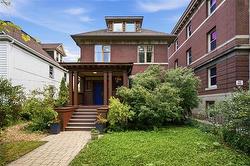 199 Furby ST Winnipeg, MB R3C 2A6