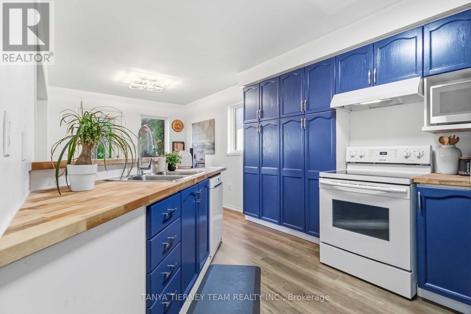 36 Zachary Place, Whitby, ON