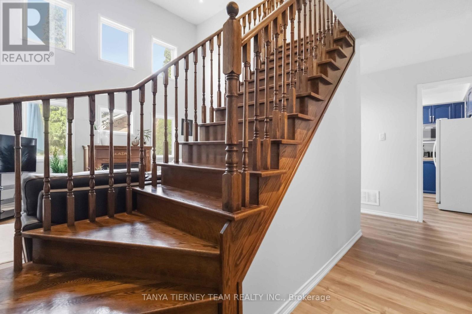 36 Zachary Place, Whitby, ON