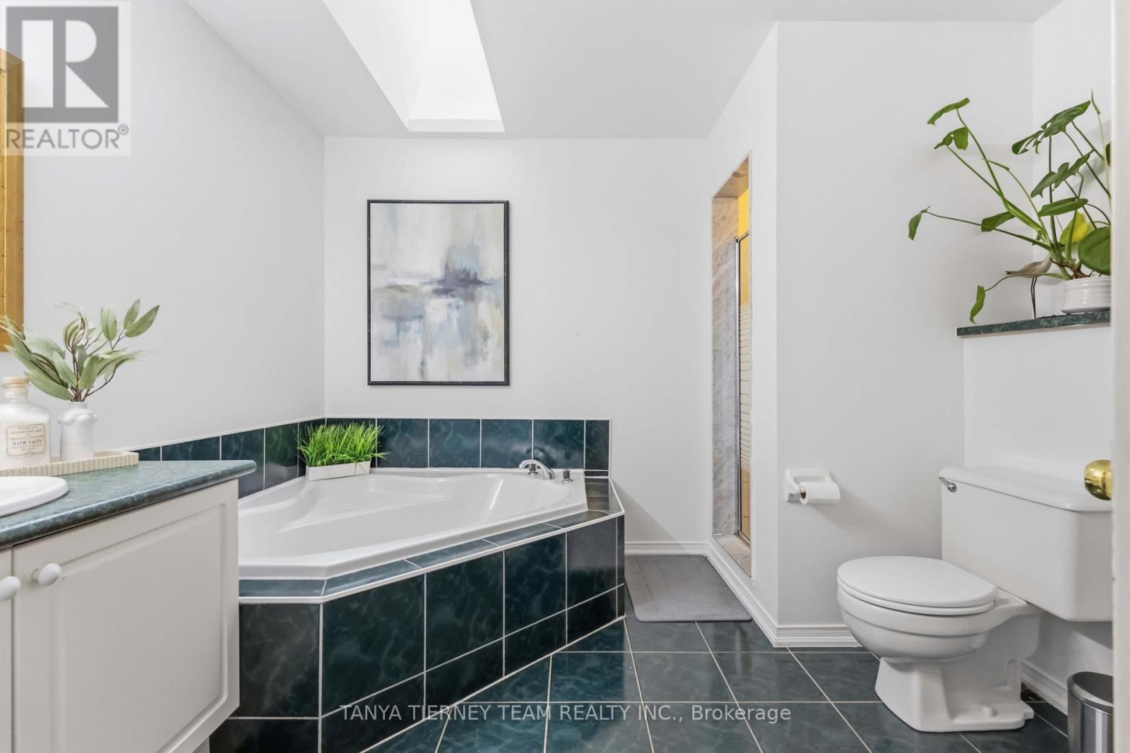 36 Zachary Place, Whitby, ON