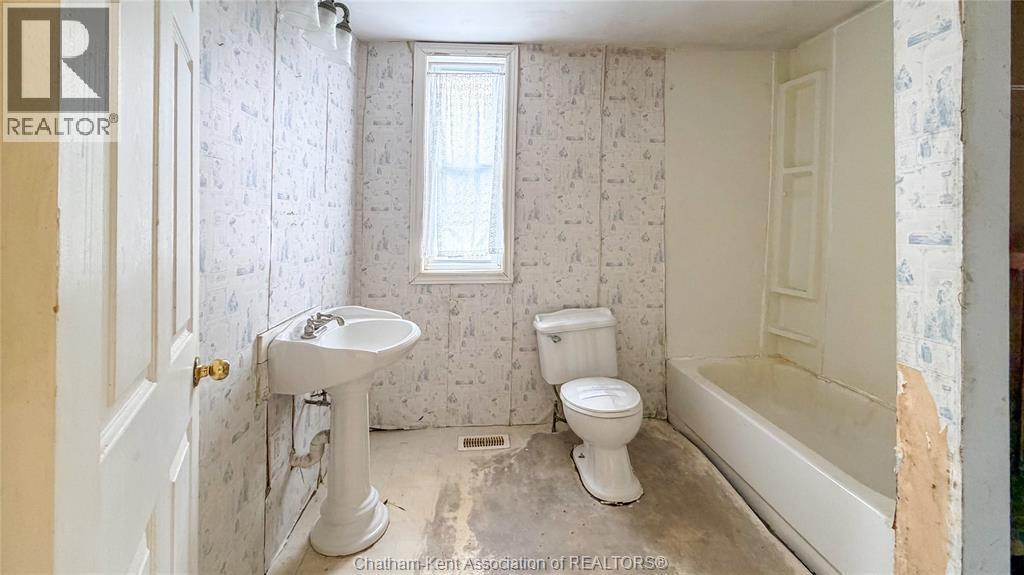 45 Ebenezer Street East, Ridgetown, ON