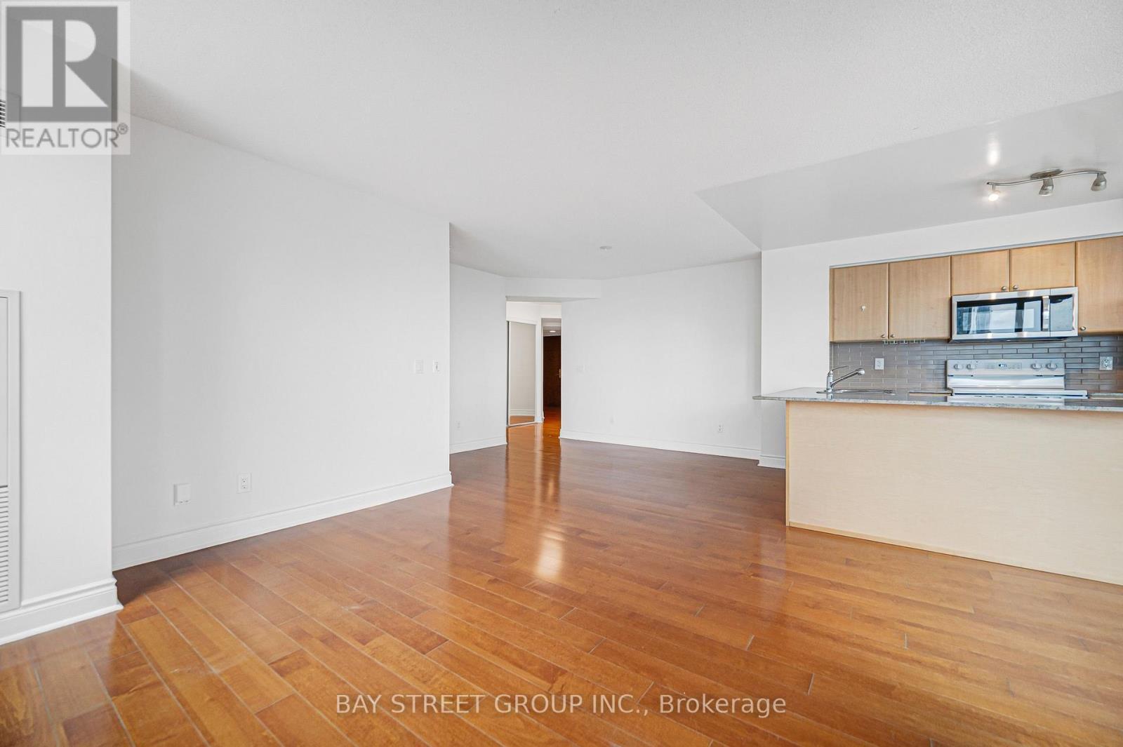 4105 - 763 Bay Street, Toronto, ON