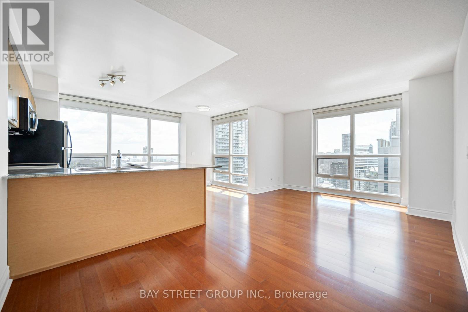 4105 - 763 Bay Street, Toronto, ON