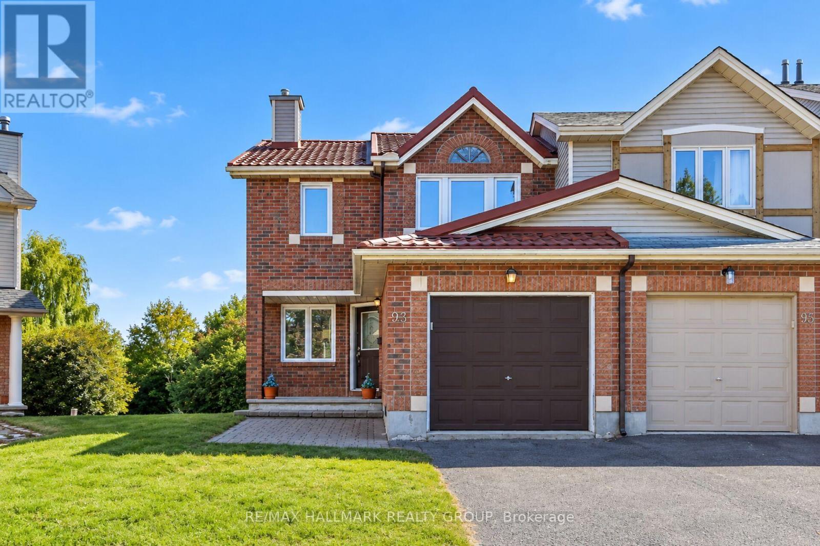 93 Banchory Crescent, Ottawa, ON