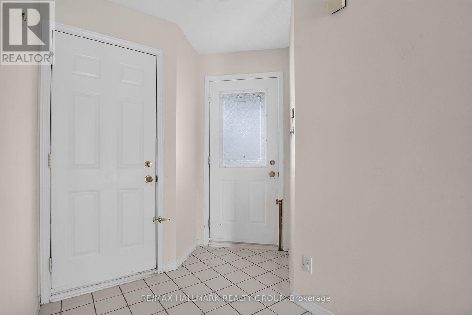 93 Banchory Crescent, Ottawa, ON