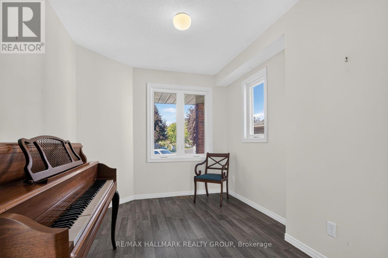 93 Banchory Crescent, Ottawa, ON