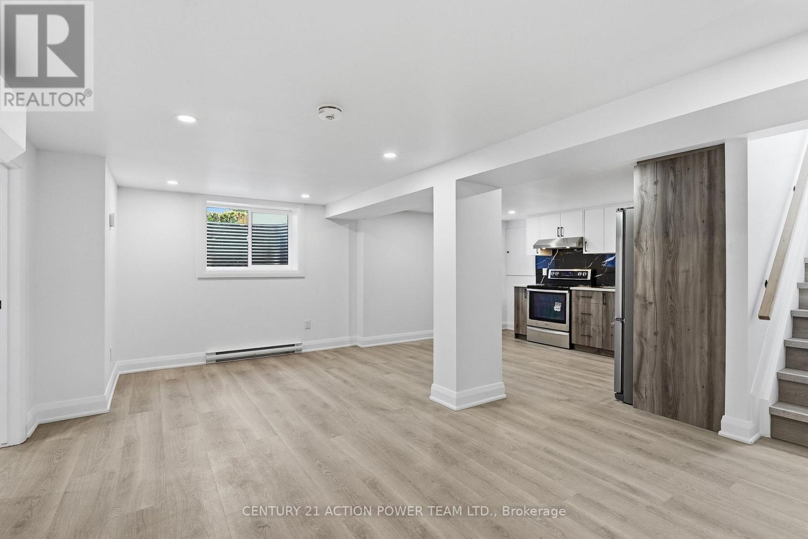 Unit 2 Family Room / Kitchen - 1831 Haig Drive S, Ottawa, ON