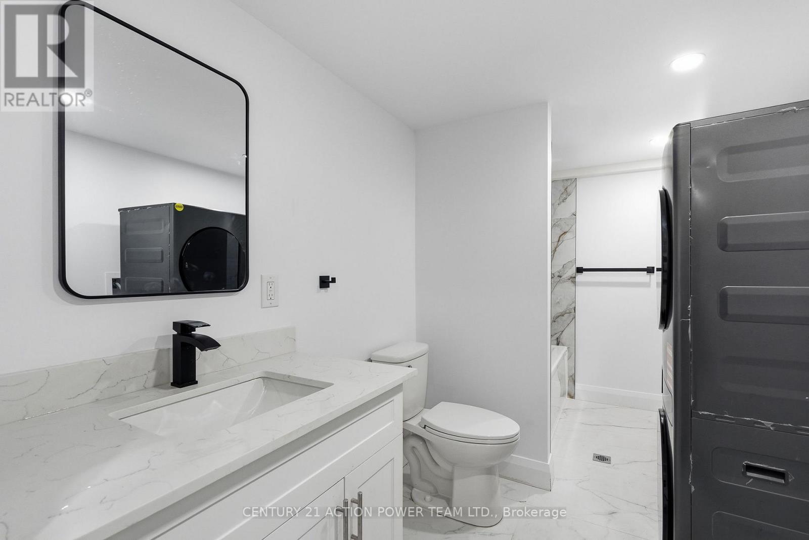 Unit 2 Bathroom - 1831 Haig Drive S, Ottawa, ON