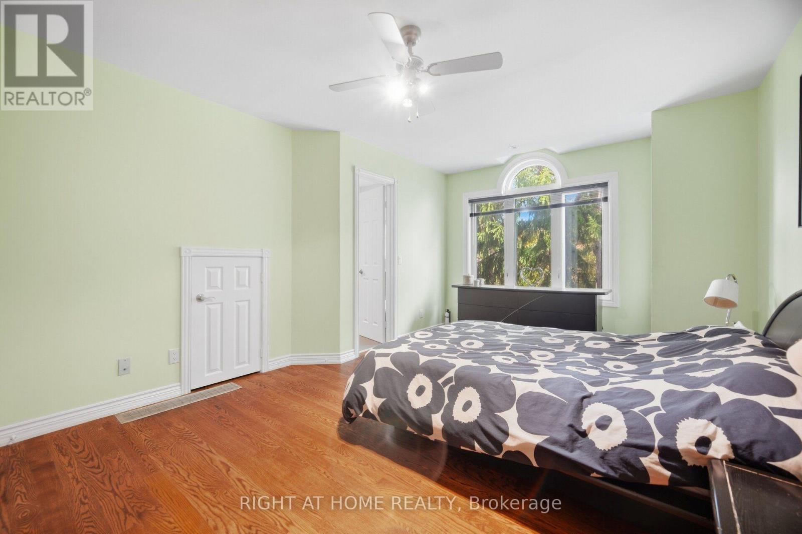 Master Bedroom - 219 Broadway Avenue, Toronto, ON