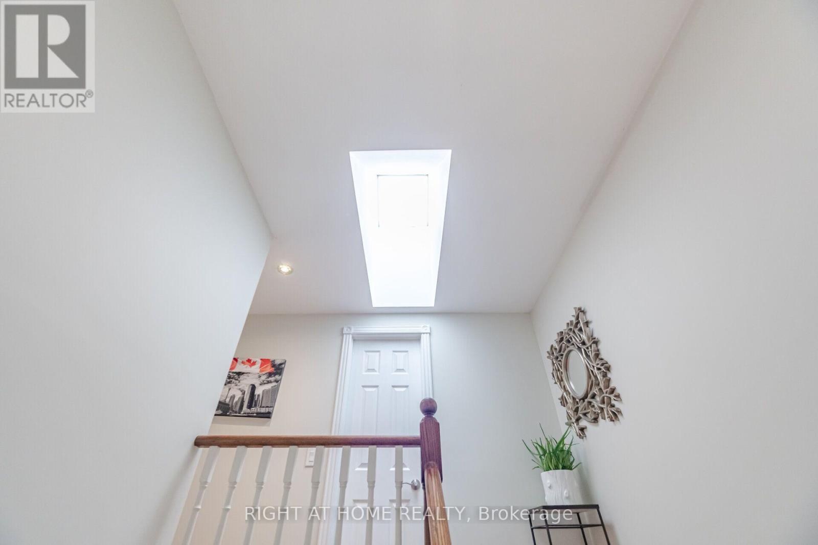 Skylight 3rd Floor - 219 Broadway Avenue, Toronto, ON