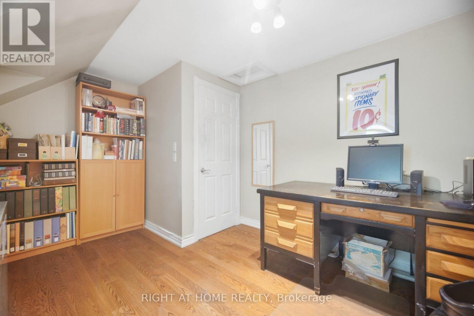 Bedroom 3 - 219 Broadway Avenue, Toronto, ON