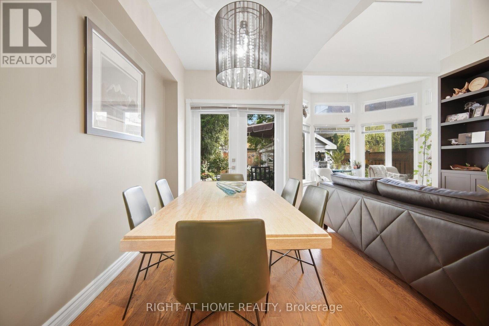 Dining/W/out To Rear Deck - 219 Broadway Avenue, Toronto, ON