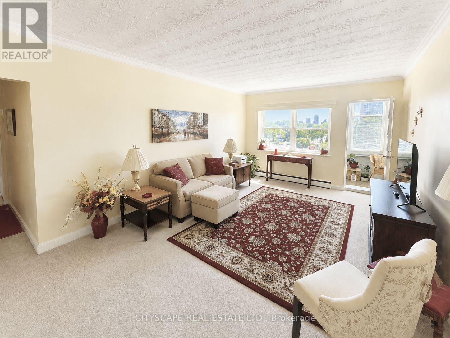Living Room - 25 - 824 Brant Street, Burlington, ON