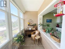 Enclosed Cozy Balcony/Den/Sun Room -