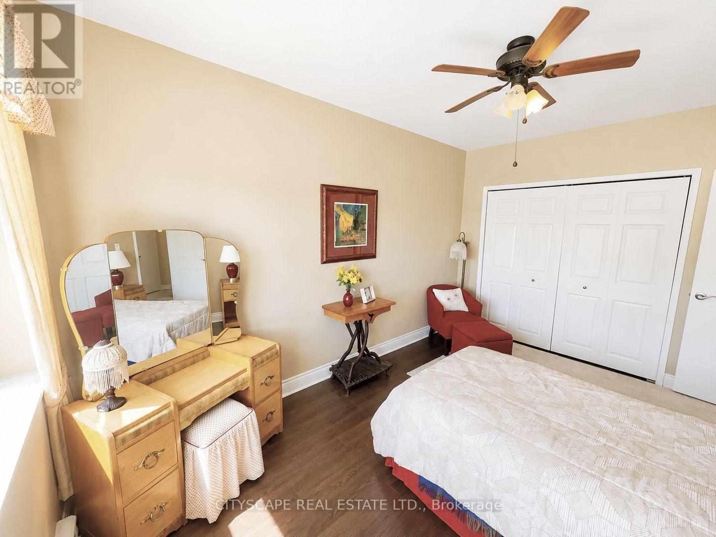 Primary Bedroom - 25 - 824 Brant Street, Burlington, ON