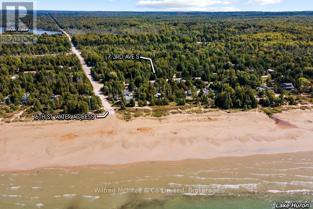 Short stroll to beach - 7 3Rd Avenue S, Native Leased Lands, ON