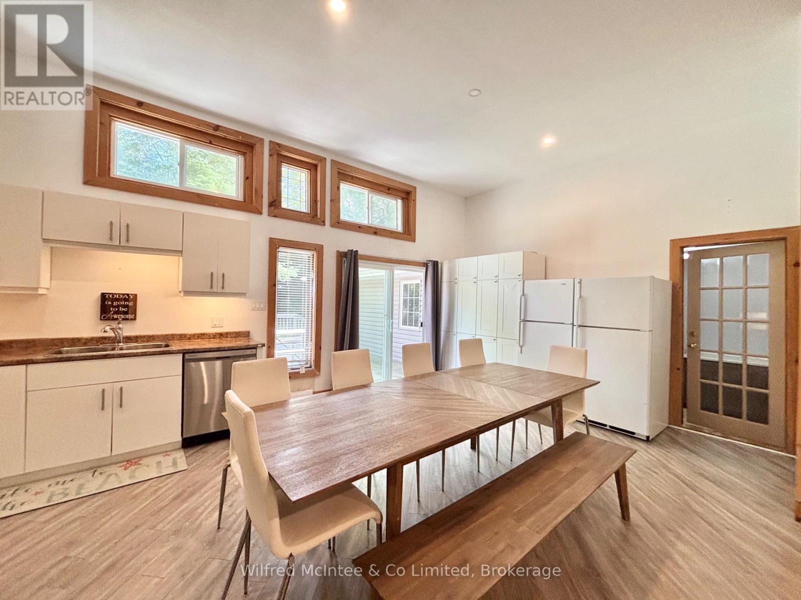 Bright & open kitchen space - 7 3Rd Avenue S, Native Leased Lands, ON