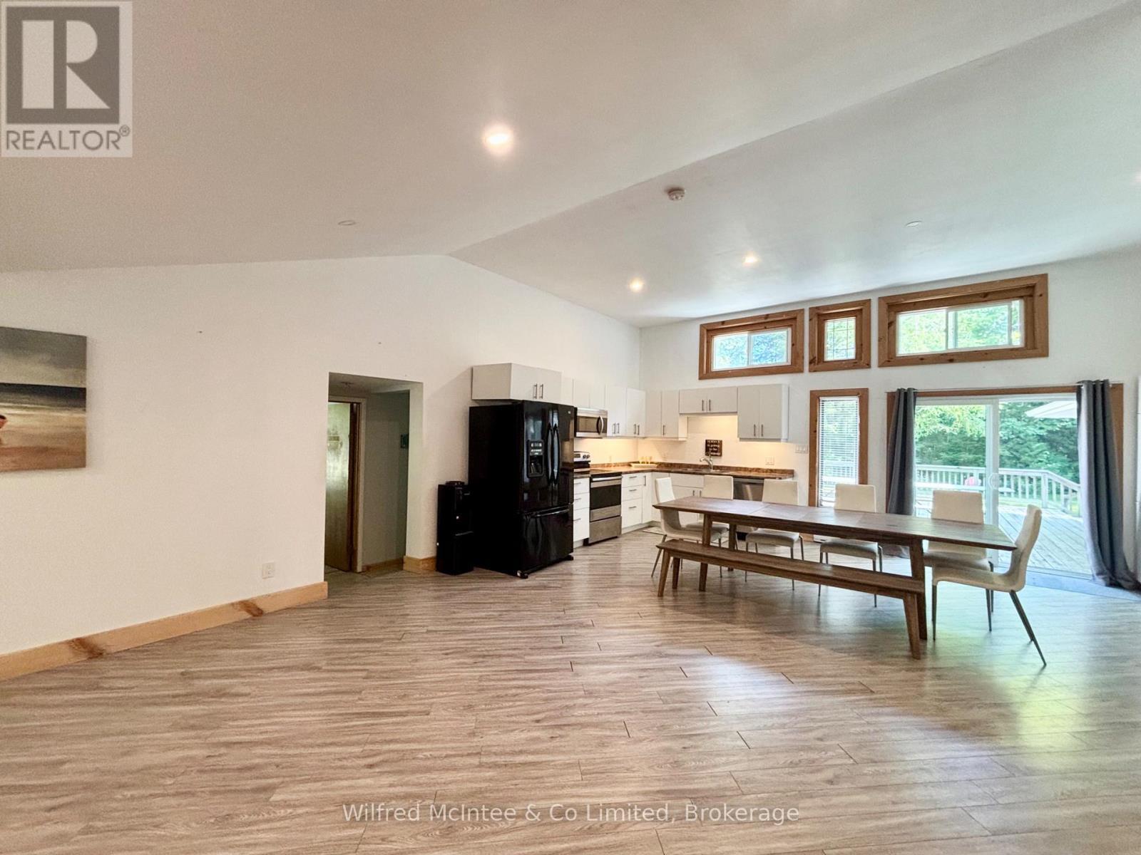 Room for everyone! - 7 3Rd Avenue S, Native Leased Lands, ON