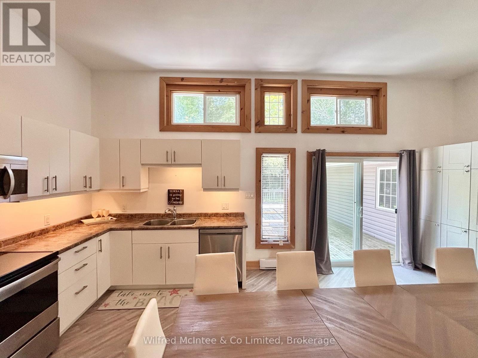 Great space to gather - 7 3Rd Avenue S, Native Leased Lands, ON