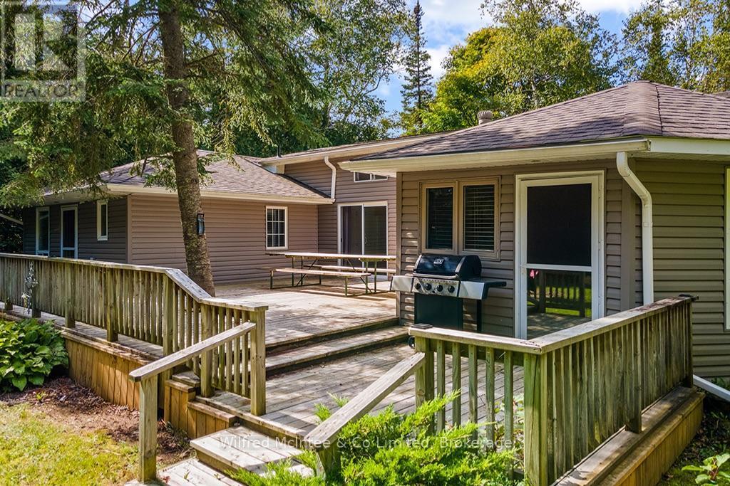 Room for friends & family - 7 3Rd Avenue S, Native Leased Lands, ON