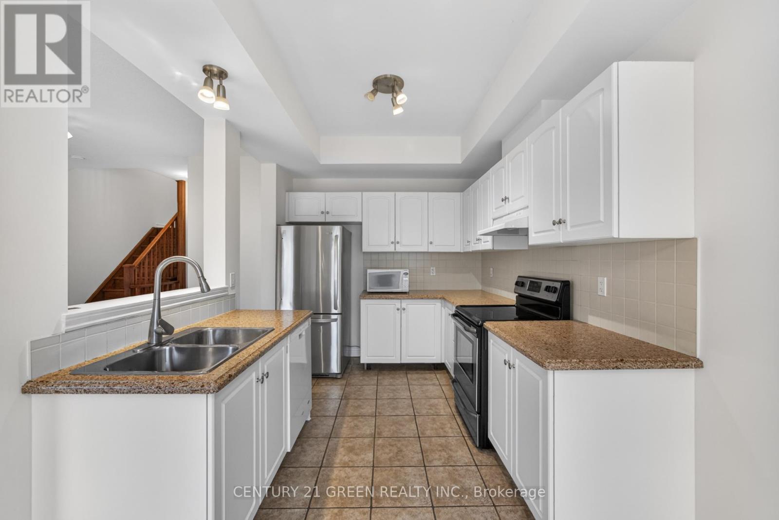 18 Palacebeach Trail, Hamilton, ON