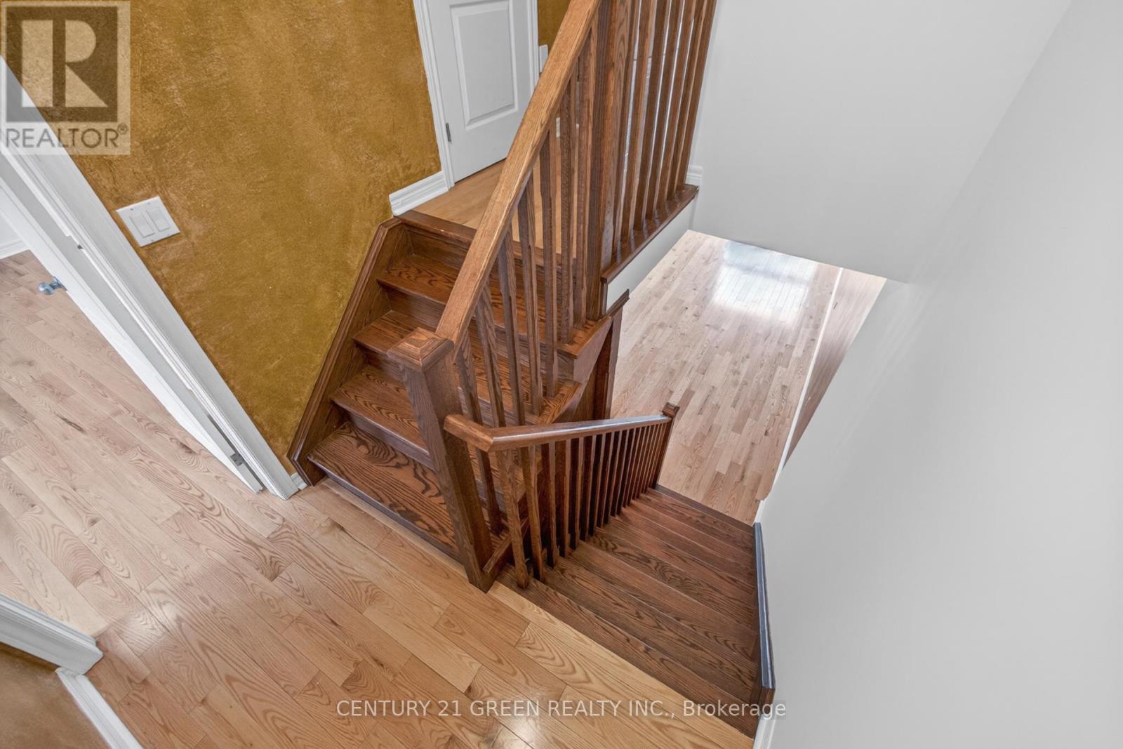18 Palacebeach Trail, Hamilton, ON